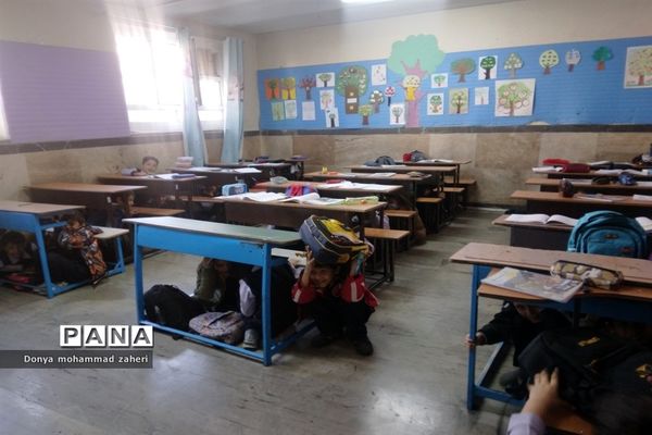 بیست و چهارمین دوره مانور زلزله و ایمنی در مدارس منطقه ۲ شهر تهران