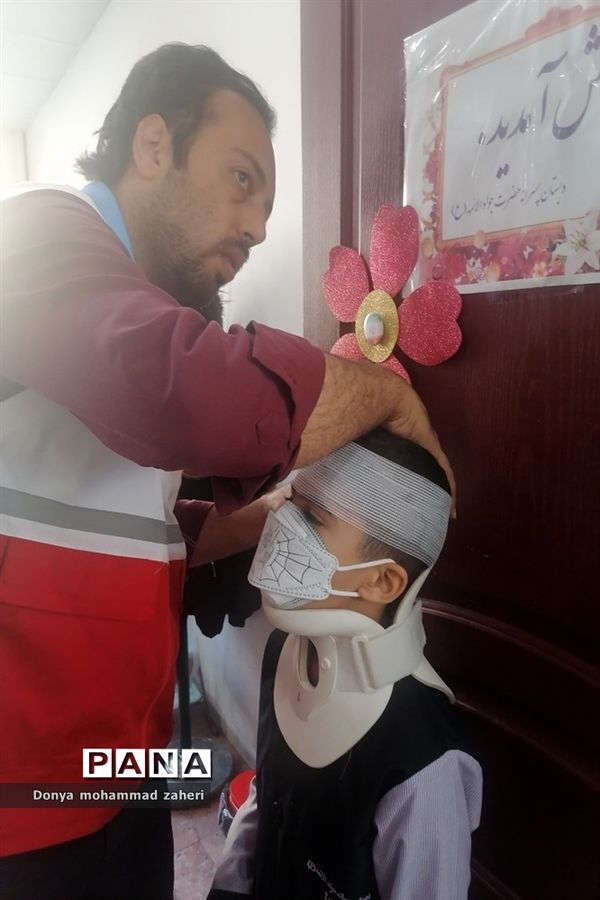 بیست و چهارمین دوره مانور زلزله و ایمنی در مدارس منطقه ۲ شهر تهران