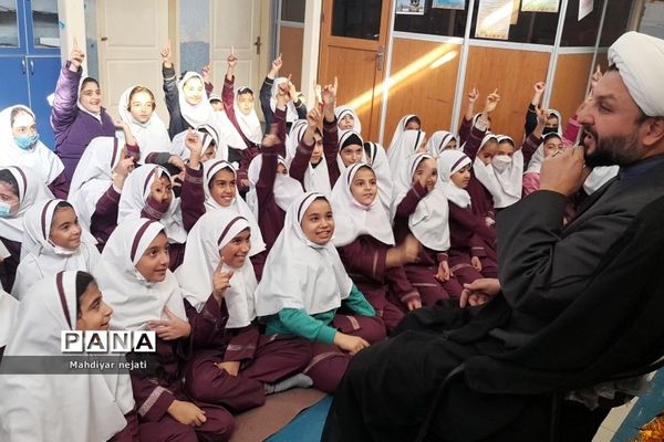 جشن میلاد حضرت زینب کبری در دبستان حضرت زهرا(س) یک  رودهن