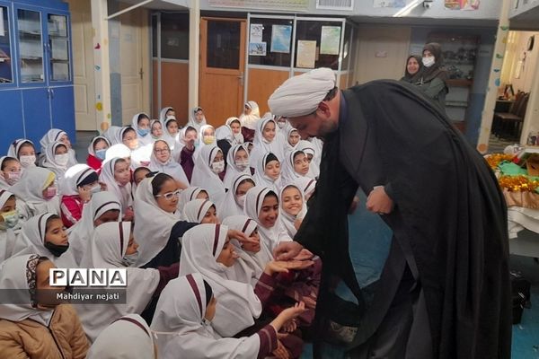 جشن میلاد حضرت زینب کبری در دبستان حضرت زهرا(س) یک  رودهن