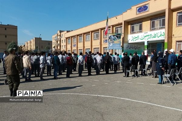 بیست و چهارمین مانور زلزله همزمان با سراسر کشور در مدرسه البرز شهریار