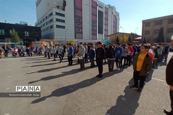بیست و چهارمین مانور زلزله همزمان با سراسر کشور در مدرسه البرز شهریار