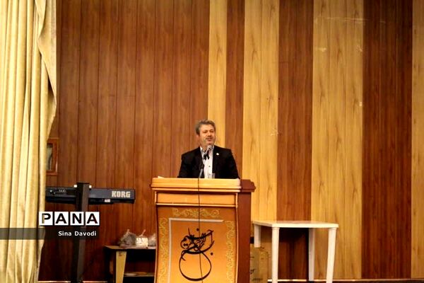 آیین تجلیل از دانش‌آموزان پسر برتر جشنواره‌های حوزه پرورشی و آموزشی سال تحصیلی ۱۴۰۰-۱۴۰۱