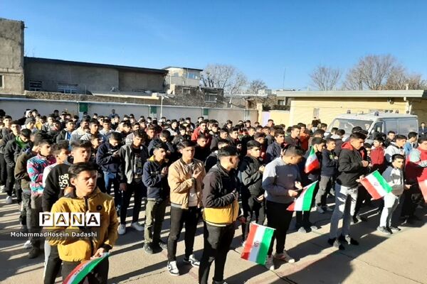 مانور زلزله در هنرستان کار و دانش حدید خرمدره