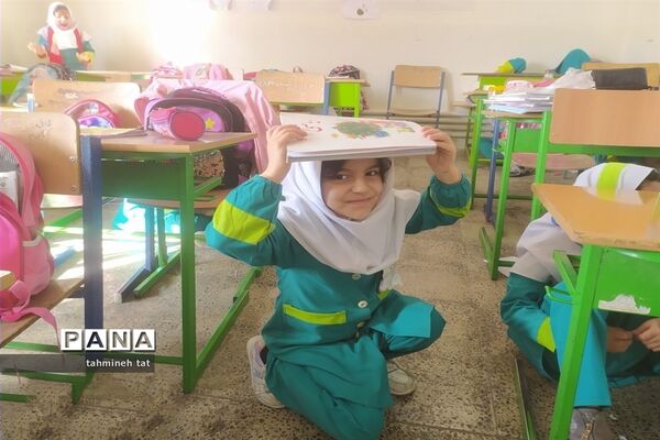 مانورسراسری  زلزله در دبستان شهیدان حجازی گلوگاه