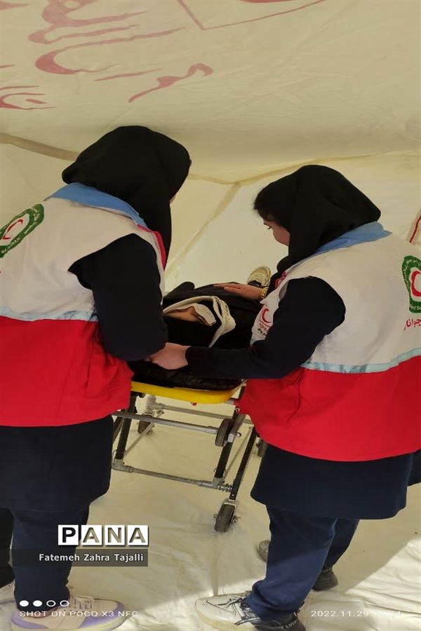 بیست و چهارمین مانور سراسری زلزله در دبیرستان دخترانه عفاف