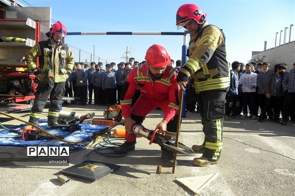 بیست و چهارمین مانور سراسری زلزله و ایمنی در مدارس منطقه کهریزک