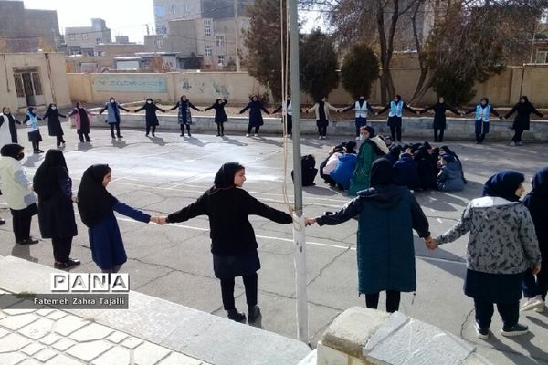 مانور زلزله در دبیرستان فاطمیه شهرستان ایجرود