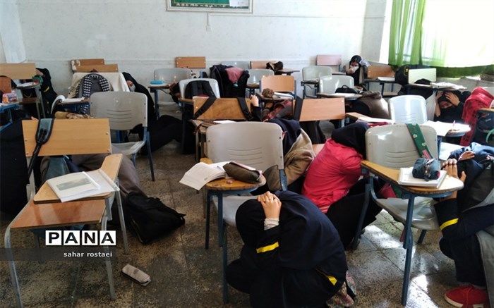 اجرای مانور زلزله در دبیرستان شاهد فیض ناحیه 3 شیراز