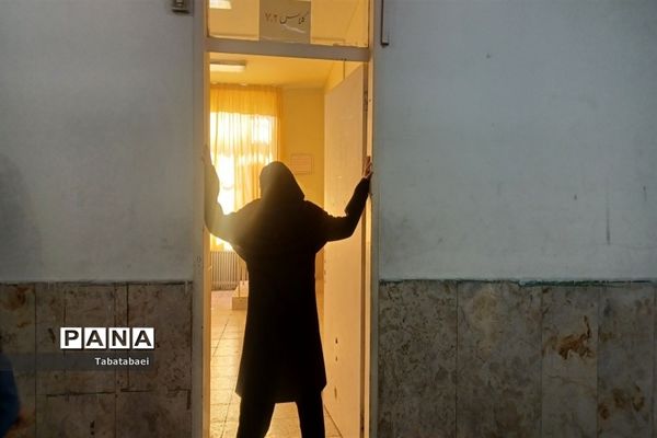 بیست و چهارمین مانور سراسری زلزله در دبیرستان زینبیه منطقه ۱۳