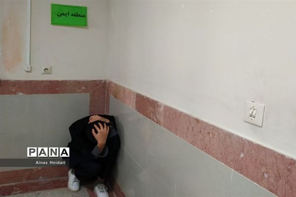 بیست و چهارمین مانور سراسری زلزله و ایمنی در مدارس دخترانه کاشمر