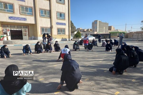 بیست و چهارمین مانور سراسری زلزله و ایمنی در مدارس دخترانه کاشمر