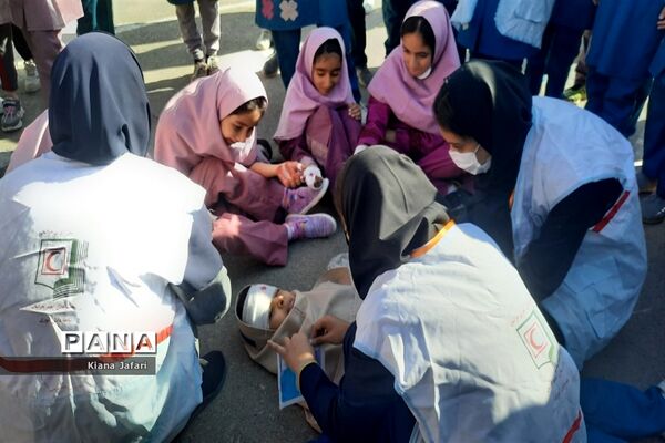 بیست و چهارمین مانور سراسری زلزله و ایمنی در مدارس دخترانه کاشمر