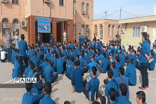 بیست و چهارمین مانور سراسری زلزله و ایمنی مدارس در دبیرستان شهید فرهادی امیدیه
