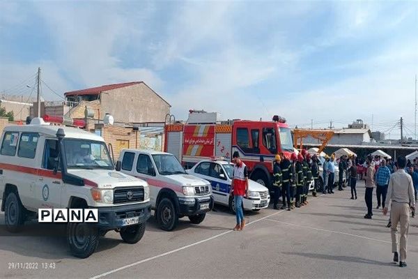 بیست و چهارمین مانور سراسری زلزله و ایمنی مدارس در دبیرستان شهید فرهادی امیدیه