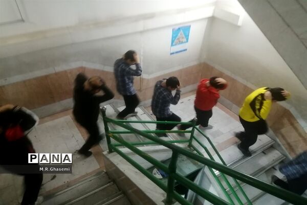 بیست و چهارمین مانور سراسری زلزله و ایمنی مدارس در ناحیه چهار آموزش و پرورش قم