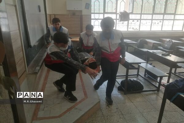 بیست و چهارمین مانور سراسری زلزله و ایمنی مدارس در ناحیه چهار آموزش و پرورش قم