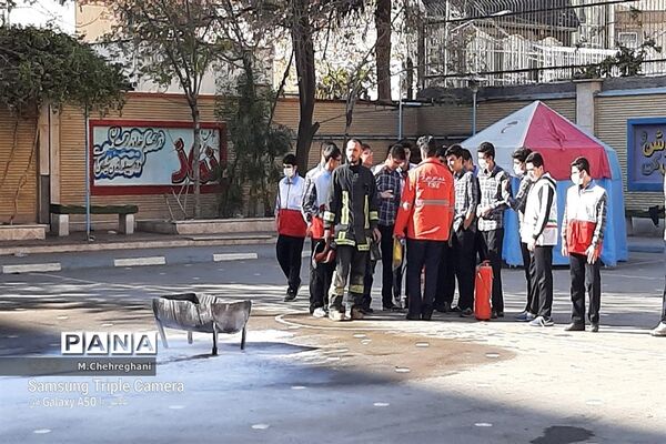 بیست و چهارمین مانور سراسری زلزله و ایمنی مدارس در ناحیه چهار آموزش و پرورش قم