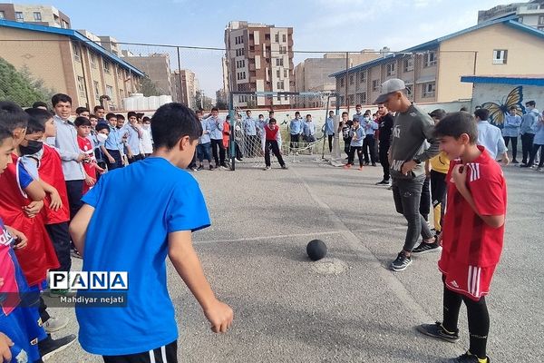 مسابقات فوتبال درون‌مدرسه‌ای در مدارس پسرانه رودهن