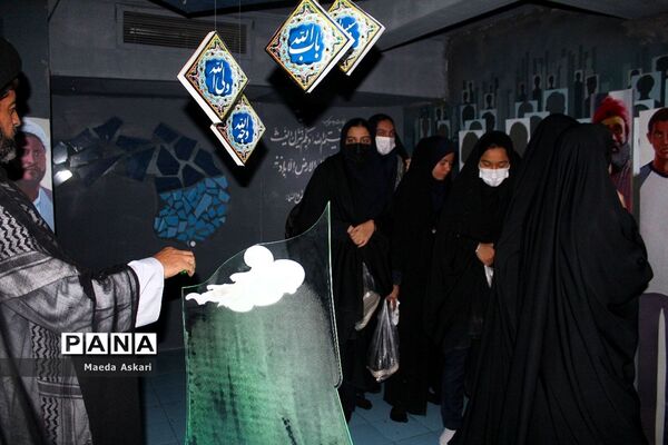 بازدید دانش‌آموزان دبیرستان شرافت قم از موزه جمکران