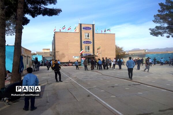 برگزاری اردوی درون مدرسه‌ای دبیرستان رئیس‌زاده خلیل‌آباد