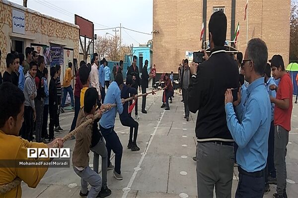 برگزاری اردوی درون مدرسه‌ای دبیرستان رئیس‌زاده خلیل‌آباد