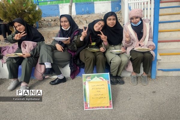 برگزاری جشن در دبیرستان مرضیه به‌مناسبت ولادت حضرت زینب