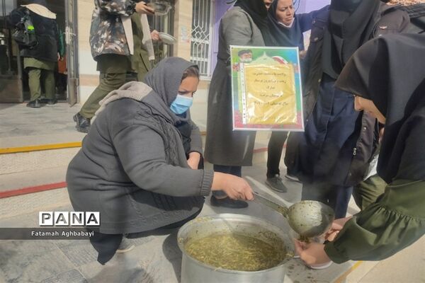 برگزاری جشن در دبیرستان مرضیه به‌مناسبت ولادت حضرت زینب