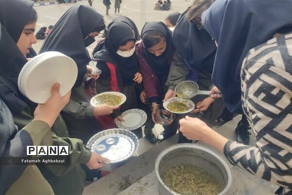 برگزاری جشن در دبیرستان مرضیه به‌مناسبت ولادت حضرت زینب