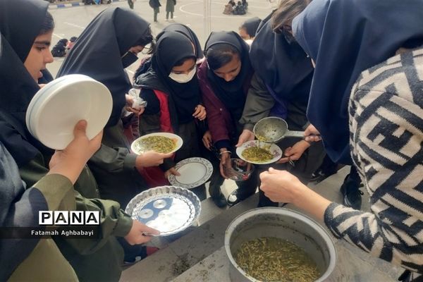 برگزاری جشن در دبیرستان مرضیه به‌مناسبت ولادت حضرت زینب