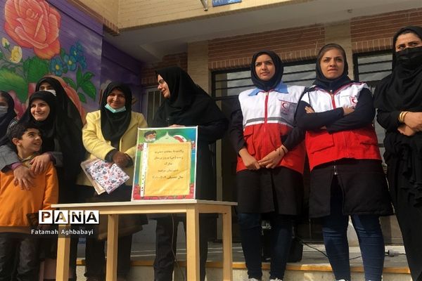 برگزاری جشن در دبیرستان مرضیه به‌مناسبت ولادت حضرت زینب