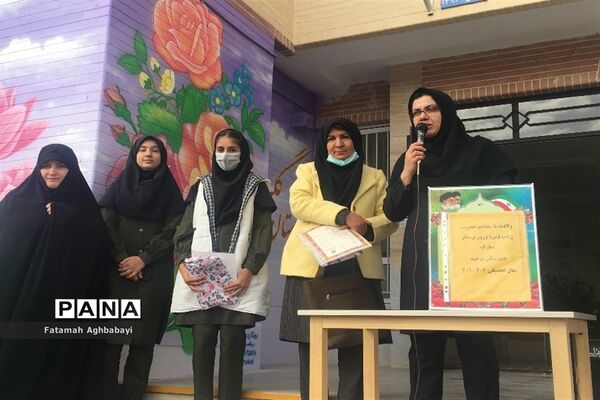 برگزاری جشن در دبیرستان مرضیه به‌مناسبت ولادت حضرت زینب