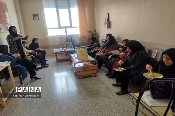 برگزاری جشن در دبیرستان مرضیه به‌مناسبت ولادت حضرت زینب