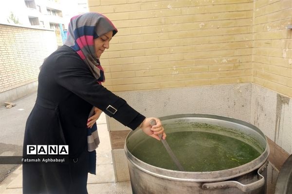 برگزاری جشن در دبیرستان مرضیه به‌مناسبت ولادت حضرت زینب