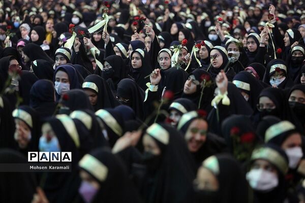 همایش دختران زینبی در حرم حضرت معصومه(س)-1
