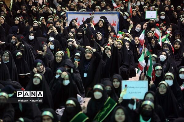 همایش دختران زینبی در حرم حضرت معصومه(س)-1
