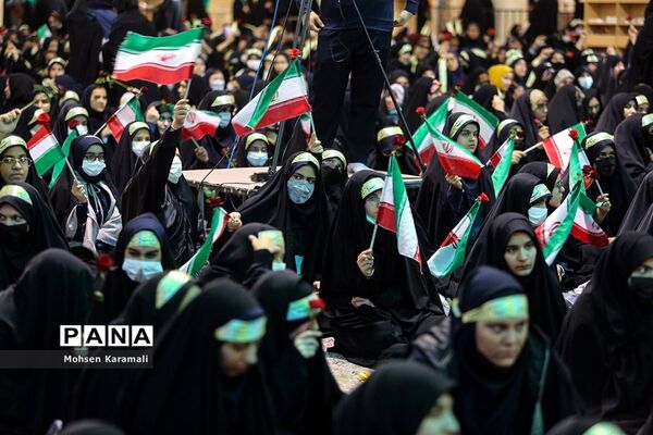 همایش دختران زینبی در حرم حضرت معصومه(س)-1