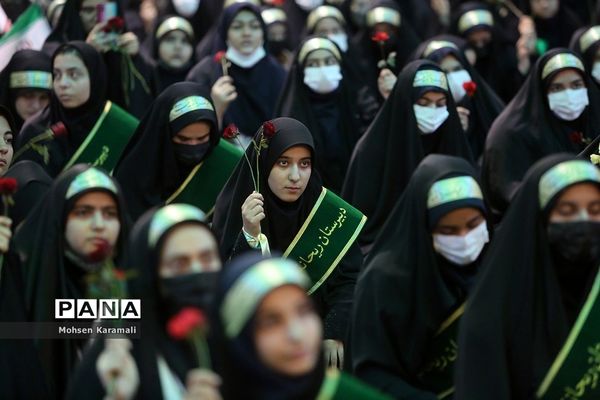 همایش دختران زینبی در حرم حضرت معصومه(س)-1