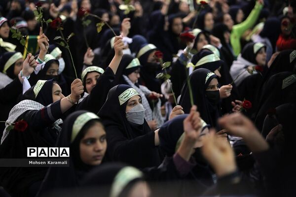 همایش دختران زینبی در حرم حضرت معصومه(س)-1