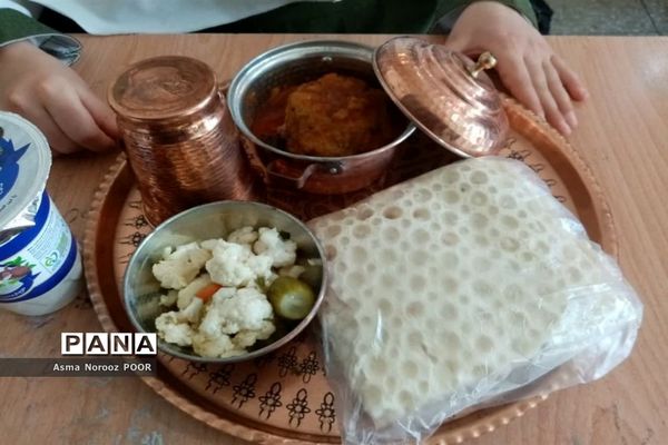 جشنواره غذای سالم درآموزشگاه الله‌اکبر اسلامشهر