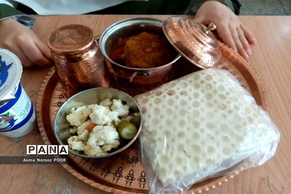 جشنواره غذای سالم درآموزشگاه الله‌اکبر اسلامشهر