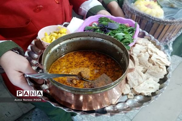 جشنواره غذای سالم درآموزشگاه الله‌اکبر اسلامشهر