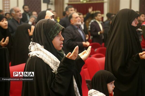 آیین تجلیل از فرماندهان پیشگام مدارس در اختتامیه هفته‌ بسیج
