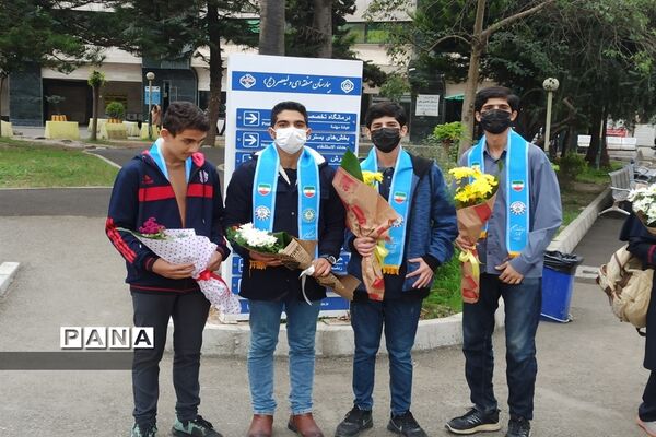 دیدار اعضای مجلس دانش‌آموزی قائمشهر با پرستاران