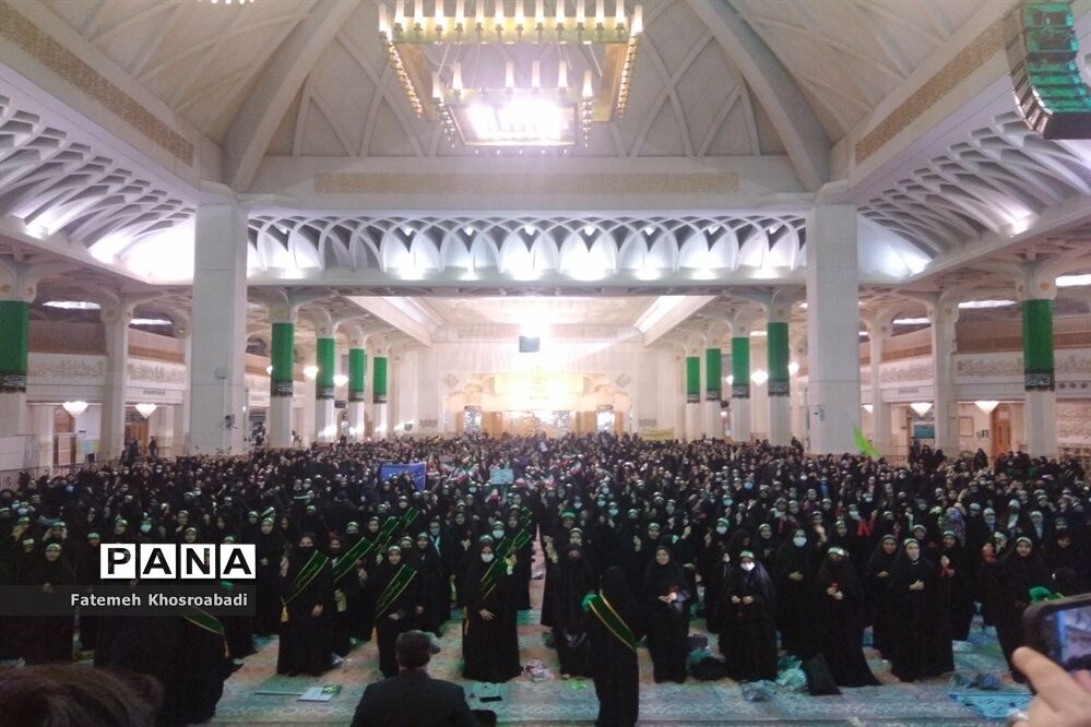 همایش دختران زینبی در حرم حضرت معصومه(س)