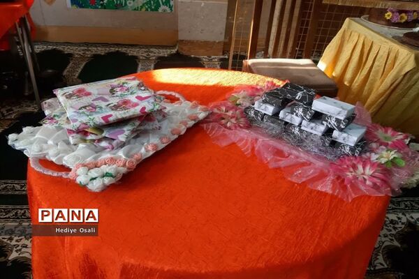 جشن میلاد حضرت زینب(س) و گرامیداشت روز پرستار در آموزشگاه شهید اورکی اسلامشهر