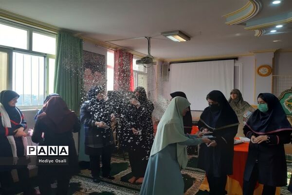 جشن میلاد حضرت زینب(س) و گرامیداشت روز پرستار در آموزشگاه شهید اورکی اسلامشهر