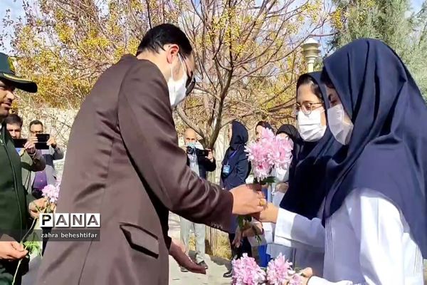 تقدیر از جامعه پرستاری نائین به‌مناسبت روز پرستار