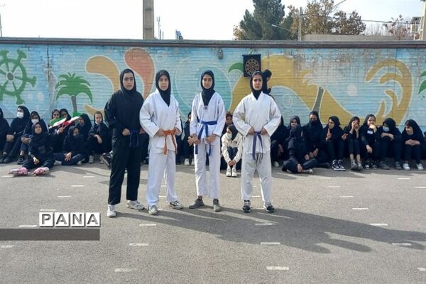 برگزاری المپیاد ورزشی درون مدرسه‌ای در دبیرستان وطن شهرستان طرقبه شاندیز