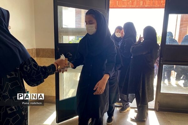 گردهمایی  بصیرتی و ملی دختران بسیجی مدرسه مهرآفرین رودهن